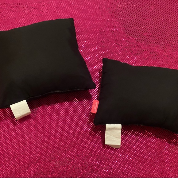 set of two black & gold juicy couture pillows - Picture 4 of 4